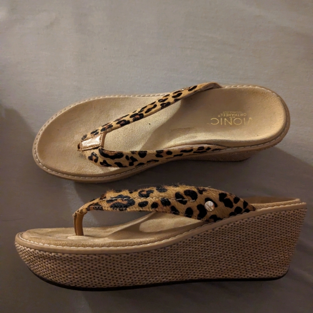 Vionic Leopard Wedge